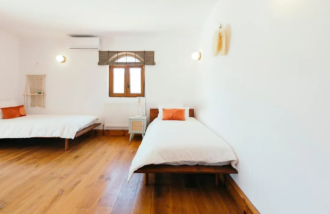 All Inclusive Luxurious Coliving La Kookaburra-1